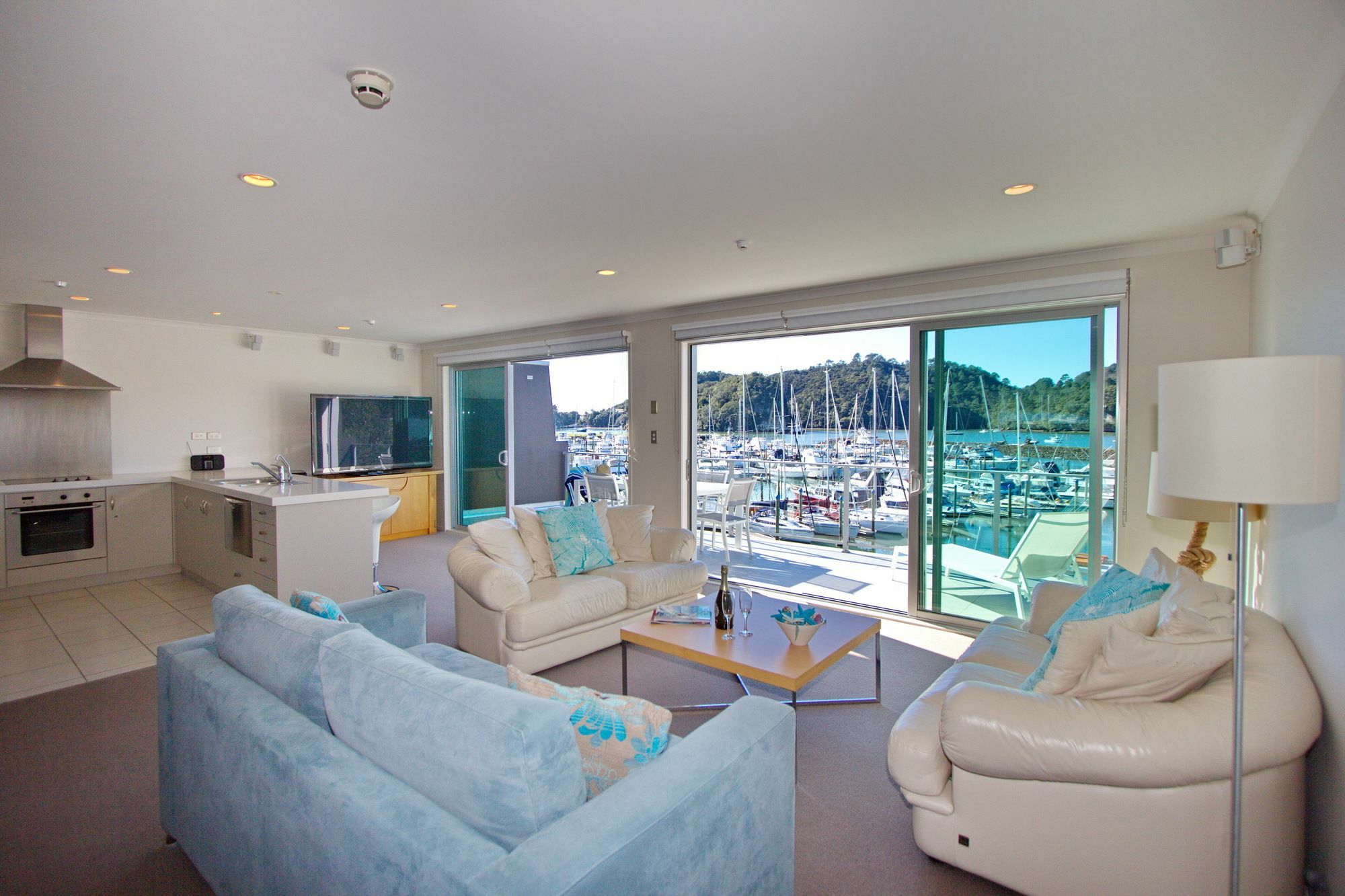 Marina Park Apartments 휘티앙가 외부 사진